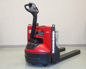 8210-Raymond-walkie -pallet-truck