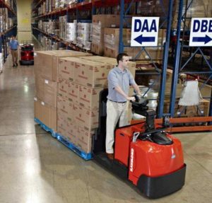 8510 Raymond Center Ride-on Pallet Jack