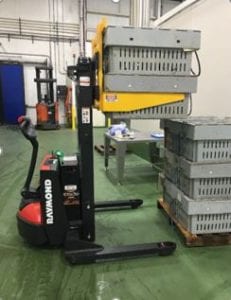 Lobster claw forklift option