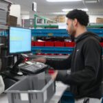 Packing area scanning totes