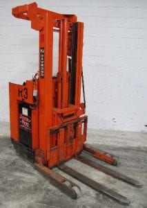 Raymond-vintage-reach-truck