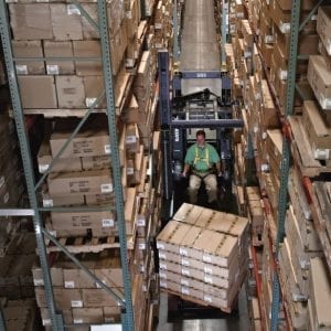 VNA-swing-reach-forklift